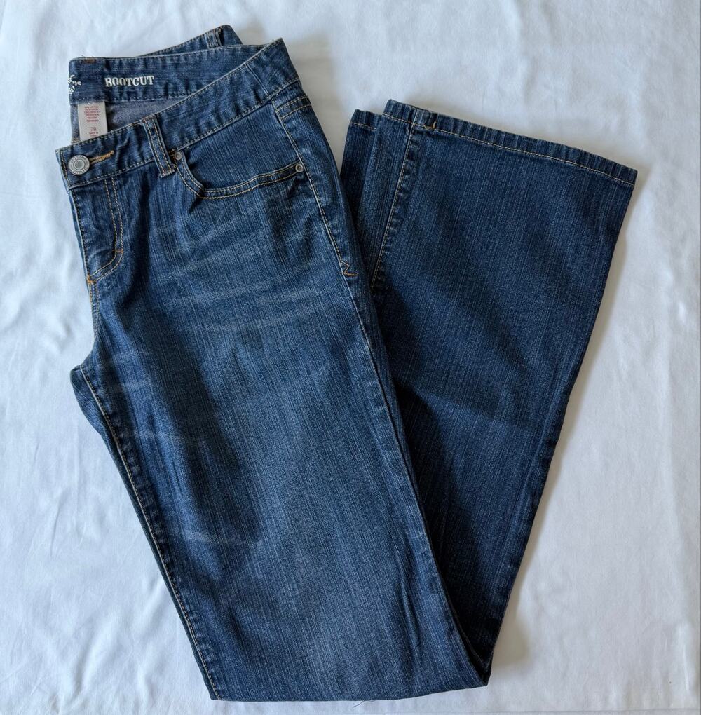 Mossimo Supply Co. Dark Wash Bootcut Jeans Women’s Size 7R
